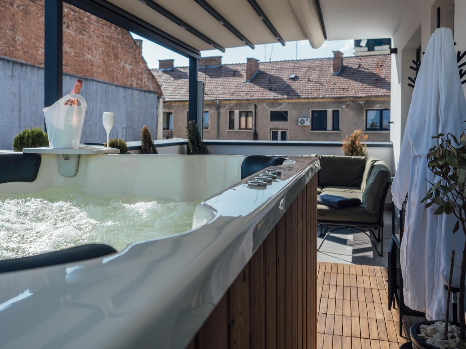 Gavas Jacuzzi Relax Zen Cluj-Napoca Exterior foto